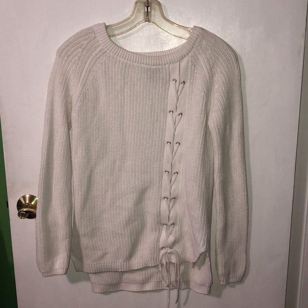 white knitted sweater with design